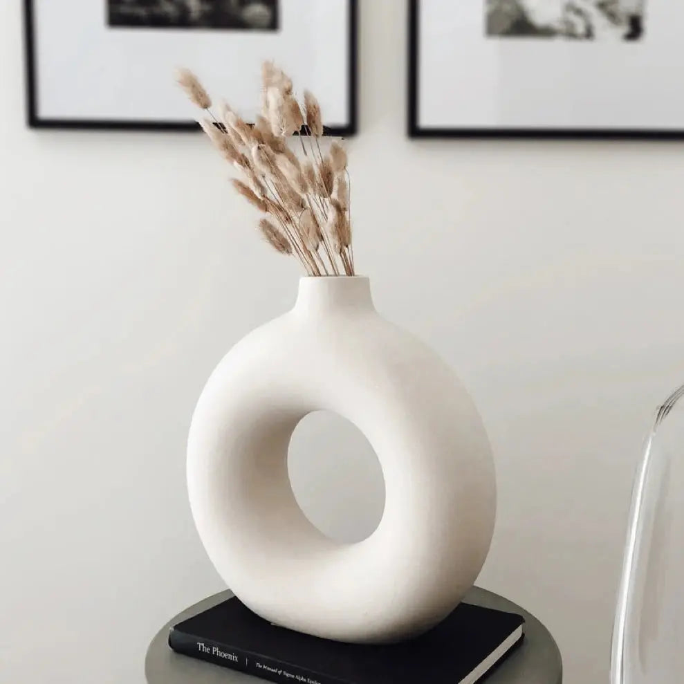 Nordic Vase Circular Hollow Ceramic Donuts Flower Pot Home Living Room Decoration Accessories Interior Office Desktop Decor Gift Fantique